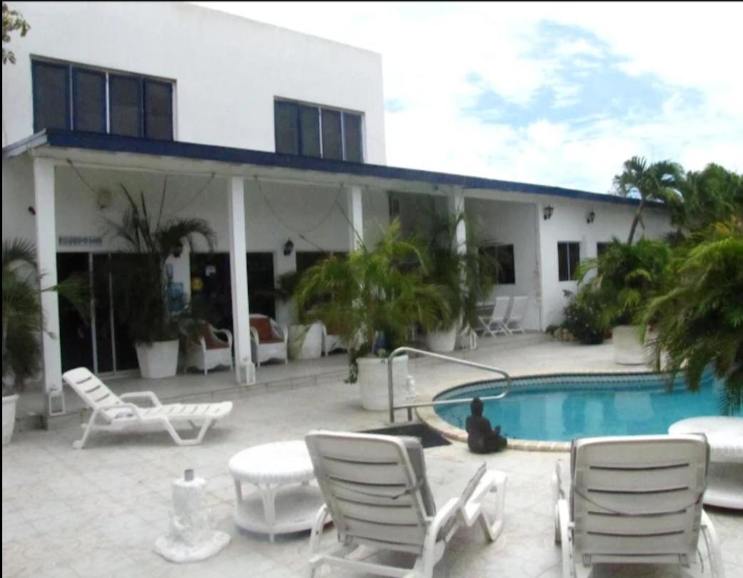 Palmita Hotel Hostel โอรันเยสตัด ภายนอก รูปภาพ